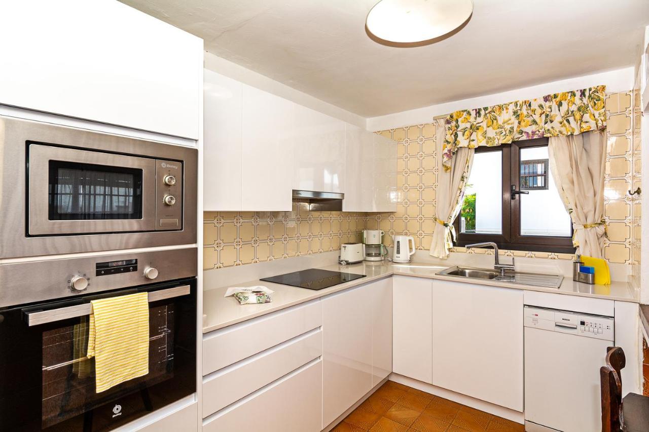 2Br Beach House - Solarium & Shower Terrace - 12 Puerto del Carmen (Lanzarote) Exterior foto